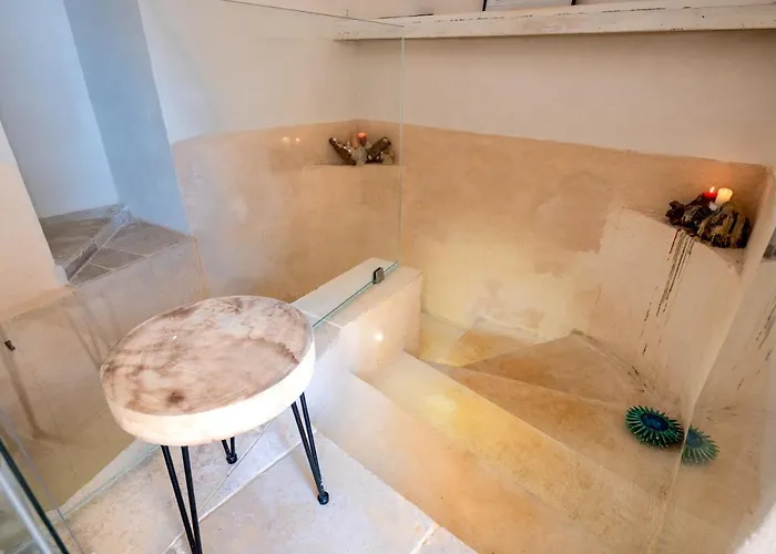 Lamia With Pool Holiday home Ostuni